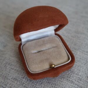 Vintage 1950s–1960s Liverpool Ring Box – Velvet Terracotta